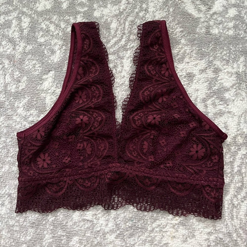 Lace Bralette Color Burgundy Never Worn Perfect condition size M